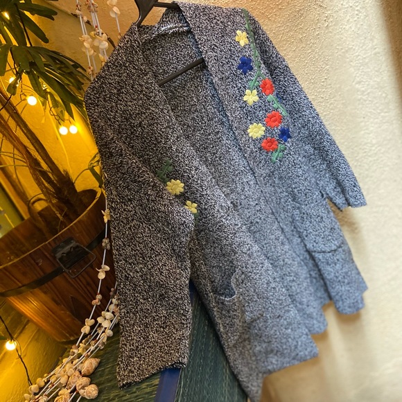 Size - M-L.Colour - Dark grey-Black-White - Picture 3 of 9